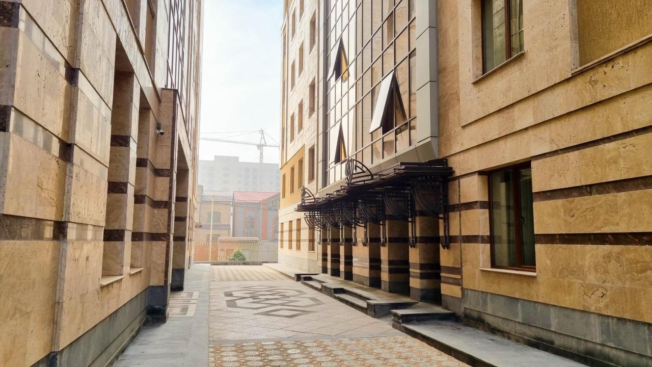 Olympavan Hotel Erivan Dış mekan fotoğraf