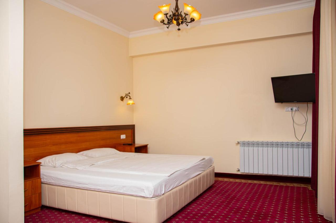 Olympavan Hotel Erivan Dış mekan fotoğraf