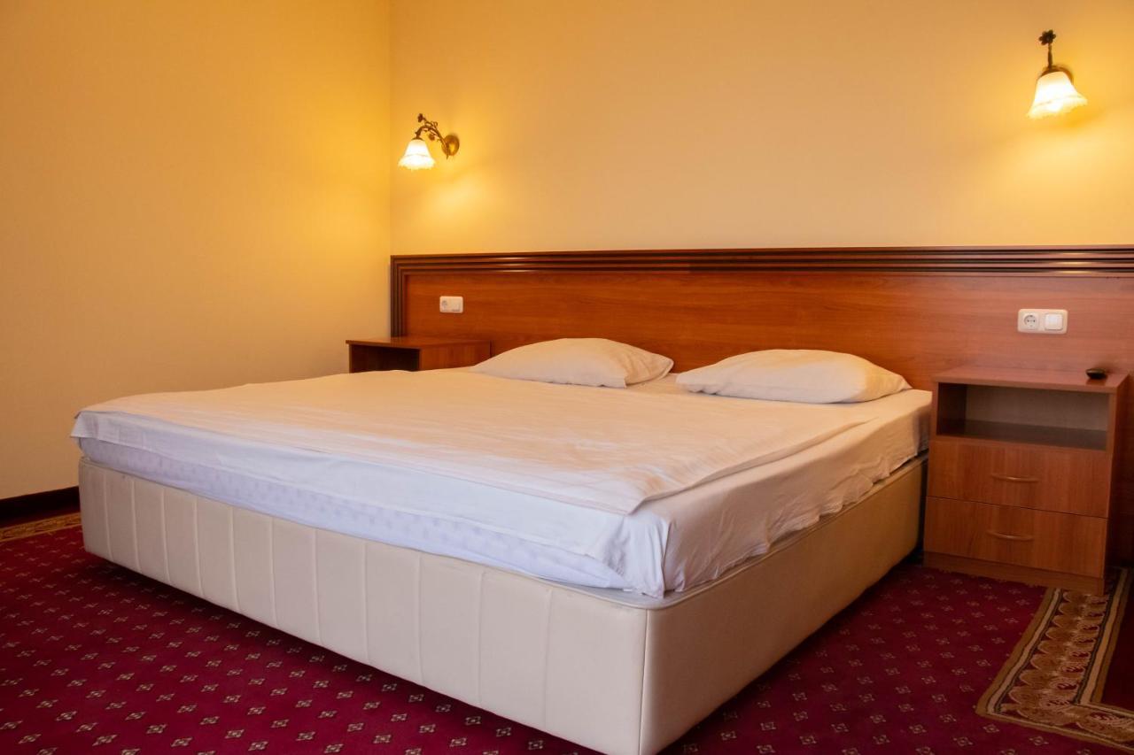 Olympavan Hotel Erivan Dış mekan fotoğraf