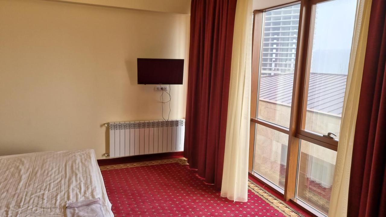Olympavan Hotel Erivan Dış mekan fotoğraf