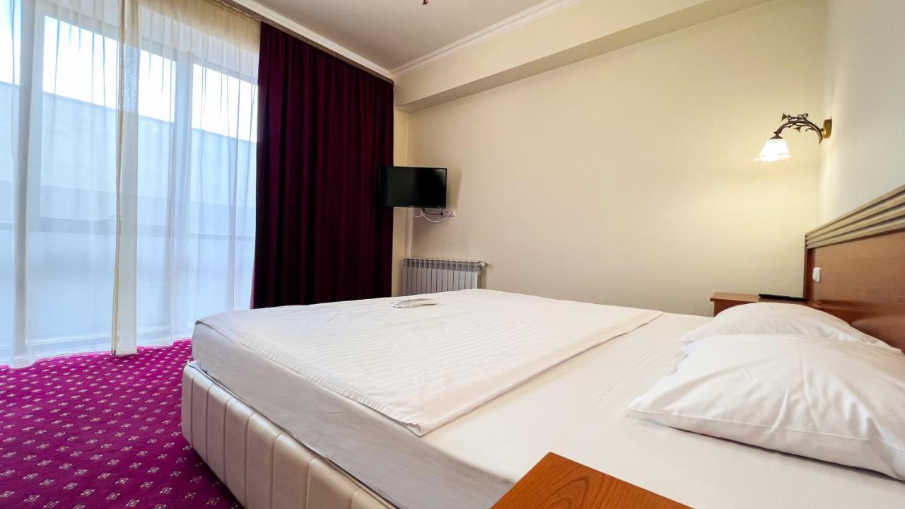 Olympavan Hotel Erivan Dış mekan fotoğraf