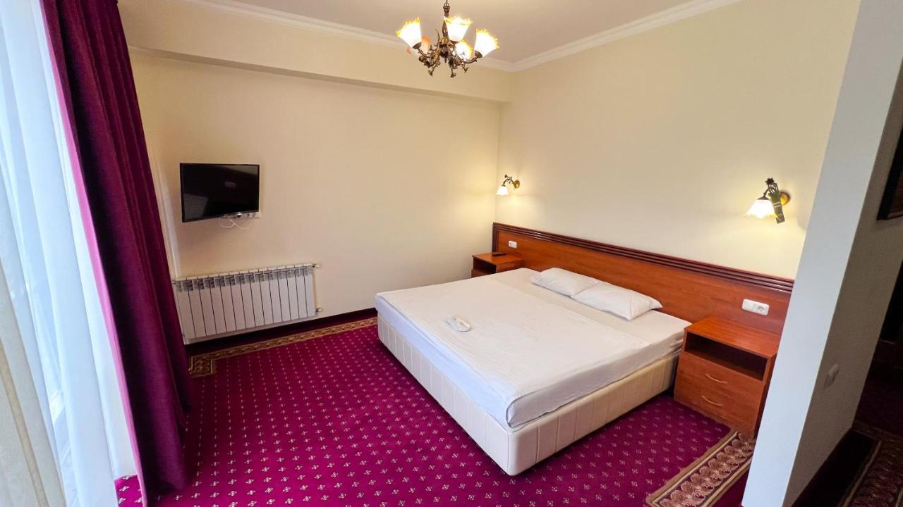 Olympavan Hotel Erivan Dış mekan fotoğraf
